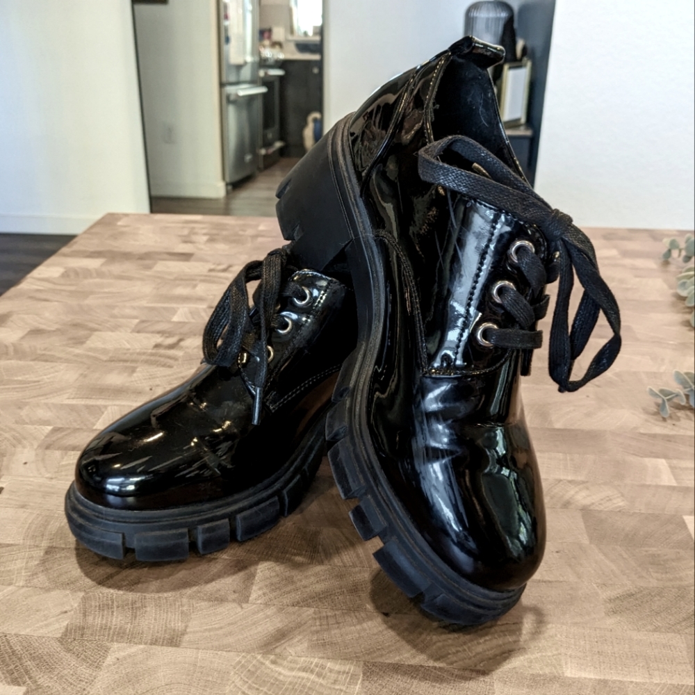 Chunky Heel Oxford Faux Patent Leather Shoes
